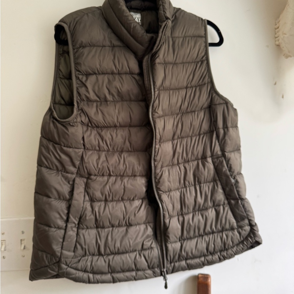 Quilted Puffer Vest in Olive 32 degrees